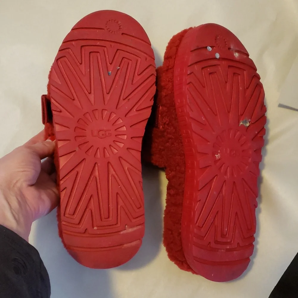UGG Fluffita red real shearling sandals slippers - Picture 8 of 9